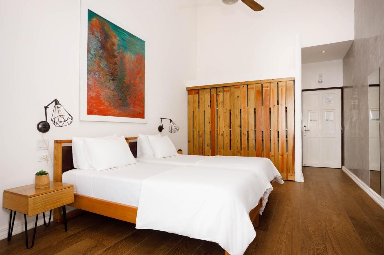Divers Paradise Boutique Hotel โบกัสทาวน์ ภายนอก รูปภาพ